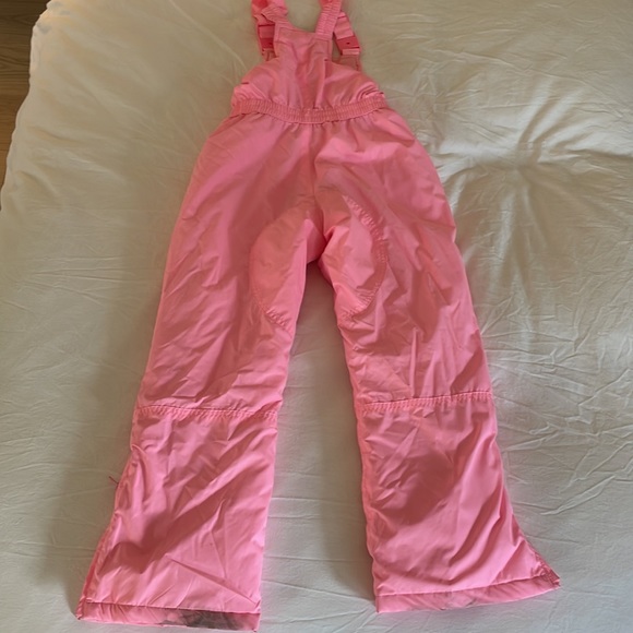 Girl’s 6X pink snow pants with Bob and shoulder straps - Picture 7 of 8